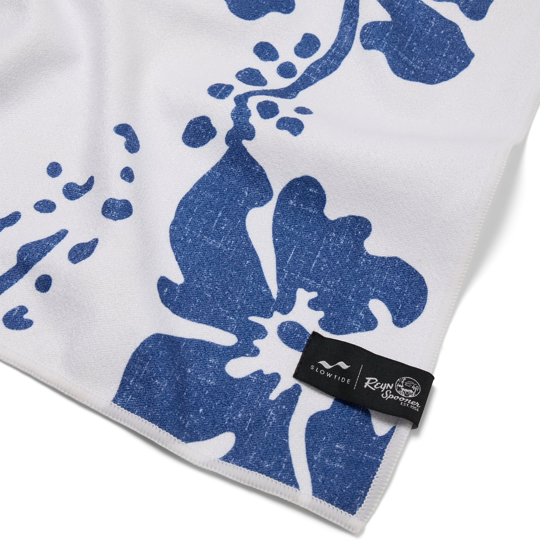 Reyn Spooner SLOWTIDE 50TH STATE FLOWER TOWEL in WHITE